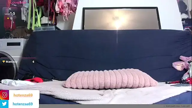 Hotenza69 online show from March 4, 2025, 3:04 pm