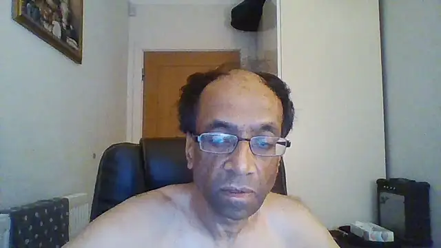 Snapshot of rauncher1 chatting on September 12, 2025, 8:03 am rauncher1 online show from September 12, 2025, 8:03 am