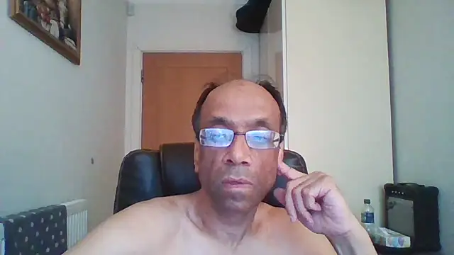 Snapshot of rauncher1 chatting on September 29, 2025, 10:53 am rauncher1 online show from September 29, 2025, 10:53 am