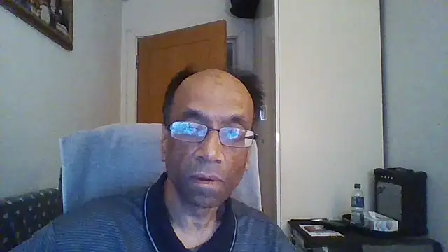 Snapshot of rauncher1 chatting on October 2, 2025, 8:32 am rauncher1 online show from October 2, 2025, 8:32 am