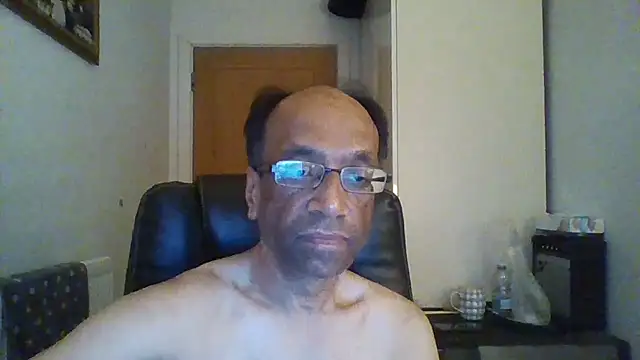 Snapshot of rauncher1 chatting on October 28, 2025, 7:01 am rauncher1 online show from October 28, 2025, 7:01 am