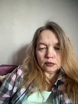 Snapshot of Susanel chatting on February 12, 2025, 8:38 am Susanel online show from February 12, 2025, 8:38 am