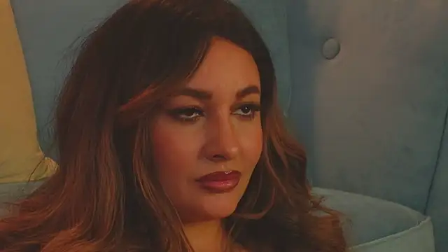 YaaraCollins online show from February 6, 2025, 11:37 pm