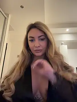 YaaraCollins online show from February 26, 2026, 6:40 pm