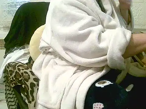 Snapshot of douceur63 chatting on February 12, 2026, 11:16 am douceur63 online show from February 12, 2026, 11:16 am