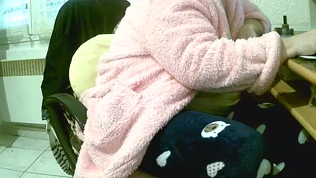 Snapshot of douceur63 chatting on February 25, 2026, 11:09 am douceur63 online show from February 25, 2026, 11:09 am