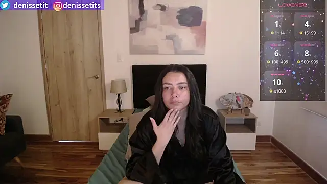 DenisseTits online show from February 7, 2025, 8:10 pm