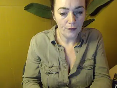 cloe85nl online show from February 13, 2025, 4:17 pm