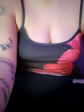 Cutegirlforyou online show from April 10, 2026, 5:01 am