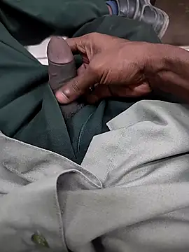 rocksred1 online show from April 17, 2026, 6:22 pm