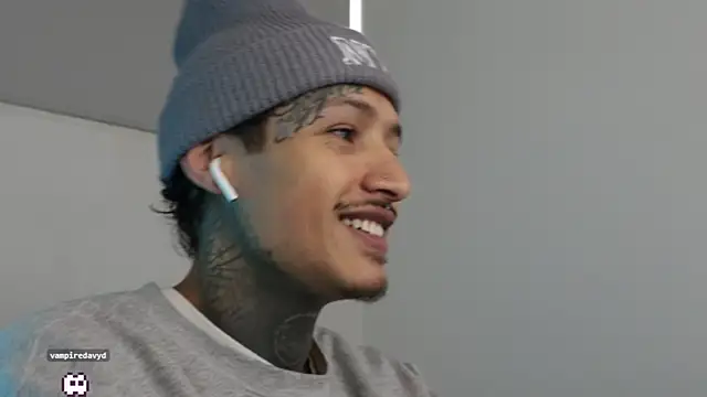 trieone online show from January 29, 2025, 6:50 pm