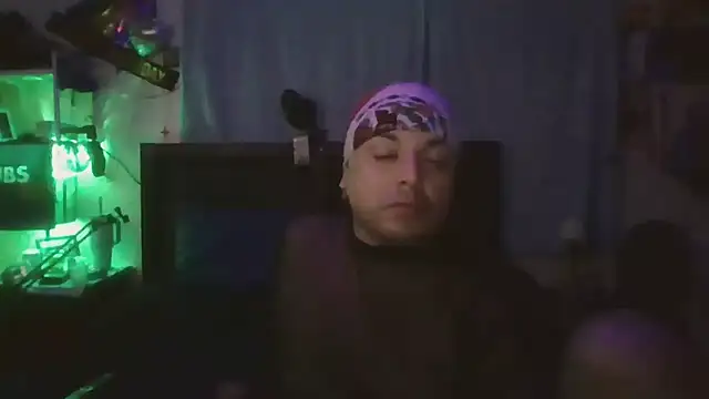 Gabbana143 online show from December 1, 2025, 4:17 am