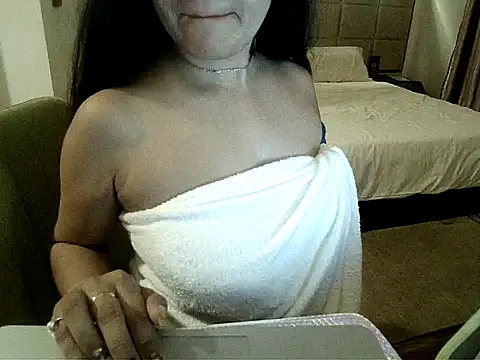 yourradhika online show from January 9, 2025, 3:01 pm