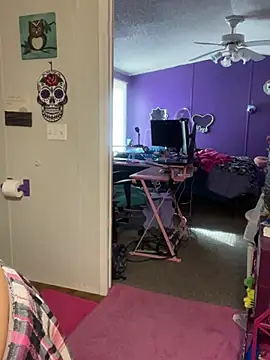 lolabunny9 online show from December 17, 2024, 4:11 pm