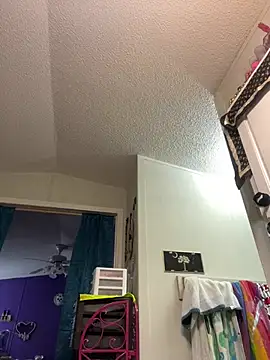 lolabunny9 online show from February 9, 2025, 6:16 pm