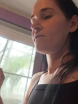 lolabunny9 online show from February 13, 2025, 3:35 pm