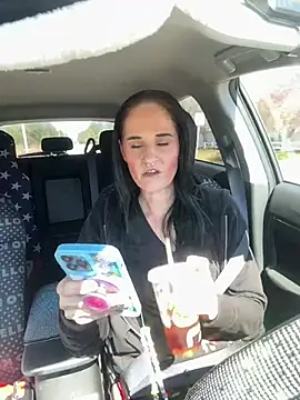 lolabunny9 online show from March 11, 2025, 4:07 pm