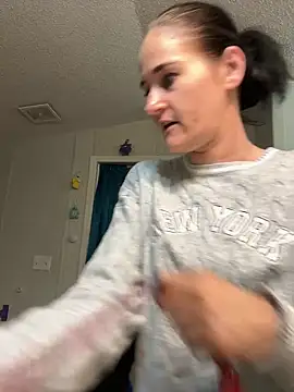 lolabunny9 online show from March 13, 2025, 2:44 pm