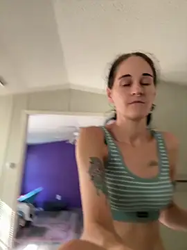 lolabunny9 online show from September 18, 2025, 1:57 pm