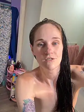 lolabunny9 online show from October 8, 2025, 4:15 pm