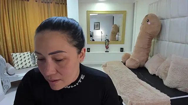 gaby trent online show from November 13, 2025, 3:55 pm