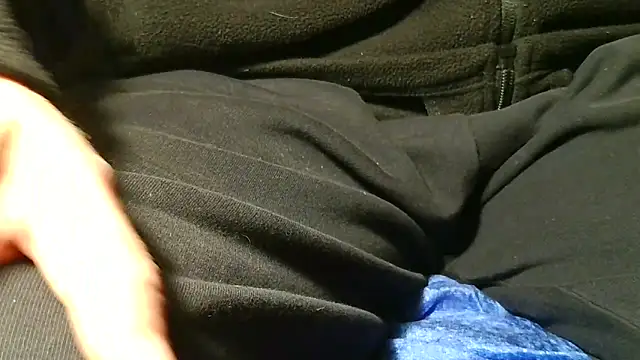 Snapshot of kalinixta chatting on April 13, 2026, 4:34 pm kalinixta online show from April 13, 2026, 4:34 pm