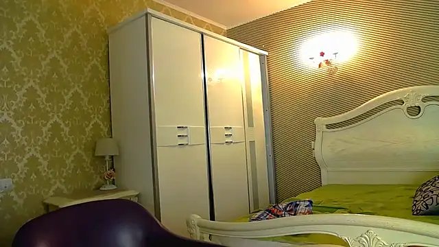 Evelyn Shy online show from February 28, 2025, 1:25 pm