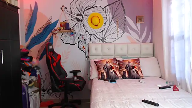 LinzyBaner online show from December 24, 2024, 9:44 pm