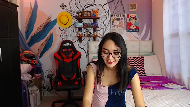 LinzyBaner online show from February 26, 2025, 10:53 pm