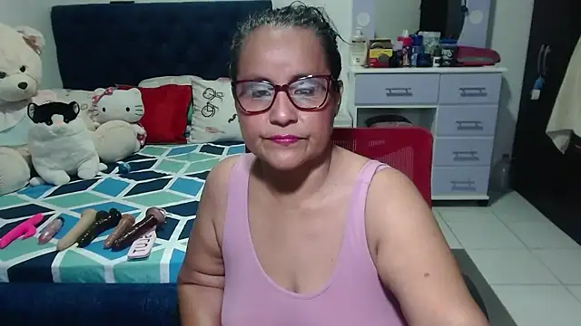 pervert mommy  online show from October 6, 2025, 10:12 am