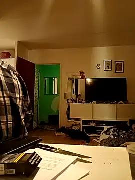 Snapshot of Bigutt73 chatting on March 14, 2026, 2:06 am Bigutt73 online show from March 14, 2026, 2:06 am