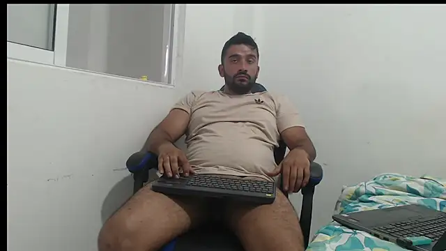 Snapshot of big_tommy69 chatting on March 29, 2026, 8:53 pm big tommy69 online show from March 29, 2026, 8:53 pm