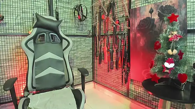 EVA BDSM online show from December 18, 2025, 2:17 am