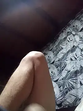 Snapshot of Kissingplay chatting on November 6, 2025, 8:32 pm Kissingplay online show from November 6, 2025, 8:32 pm