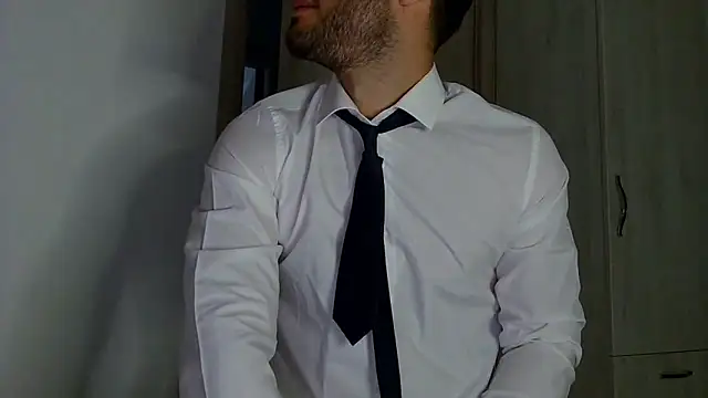 Snapshot of Justynn1 chatting on September 26, 2025, 5:00 am Justynn1 online show from September 26, 2025, 5:00 am