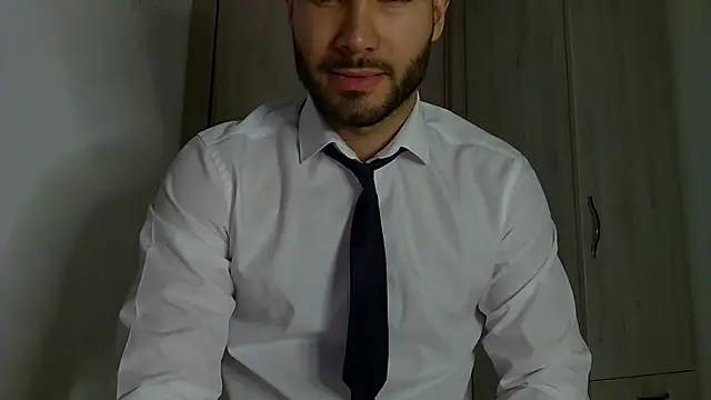 Snapshot of Justynn1 chatting on November 23, 2025, 5:29 am Justynn1 online show from November 23, 2025, 5:29 am