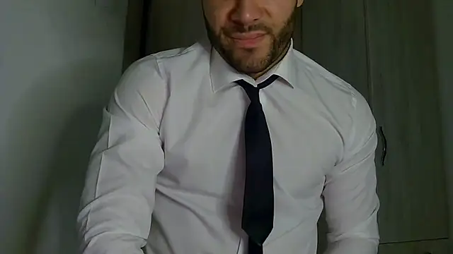 Snapshot of Justynn1 chatting on December 5, 2025, 6:44 am Justynn1 online show from December 5, 2025, 6:44 am