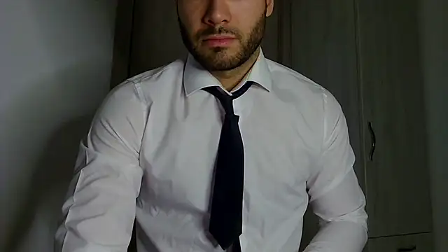 Snapshot of Justynn1 chatting on February 8, 2026, 10:46 pm Justynn1 online show from February 8, 2026, 10:46 pm