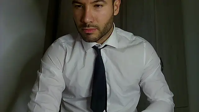 Snapshot of Justynn1 chatting on April 6, 2026, 8:43 pm Justynn1 online show from April 6, 2026, 8:43 pm