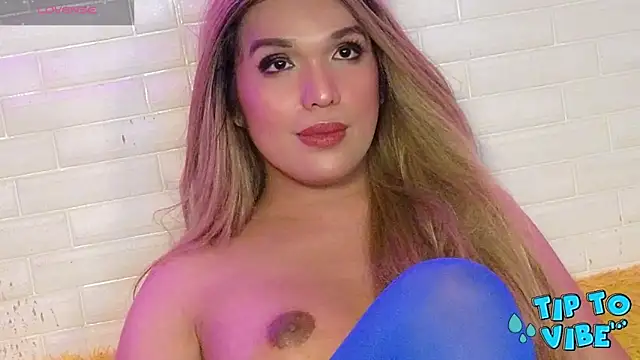 Snapshot of TripToHeavenTS chatting on January 25, 2025, 6:24 pm TripToHeavenTS online show from January 25, 2025, 6:24 pm