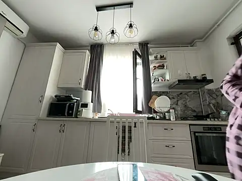 jessykmxx online show from March 26, 2026, 7:25 am