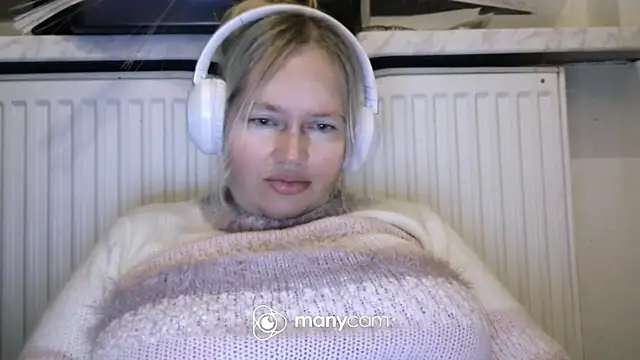 vaneza02 online show from April 25, 2026, 9:56 am