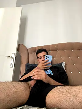 Snapshot of Ffhdr chatting on October 7, 2025, 12:24 pm Ffhdr online show from October 7, 2025, 12:24 pm