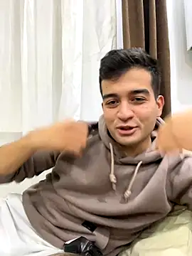 Snapshot of Ffhdr chatting on November 3, 2025, 5:14 pm Ffhdr online show from November 3, 2025, 5:14 pm