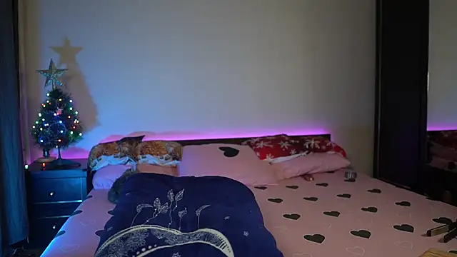 TiffanyPierce online show from December 19, 2025, 9:11 pm