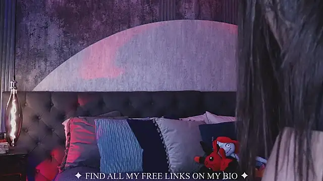 Charlotte Germanotta  online show from March 24, 2026, 4:23 pm