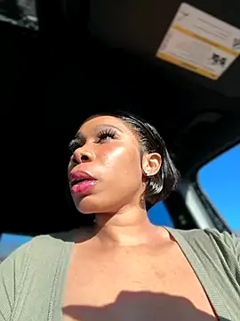 Belle    online show from December 14, 2025, 3:06 pm