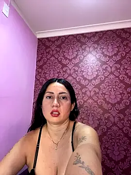 juliana diaz online show from December 3, 2025, 11:19 am