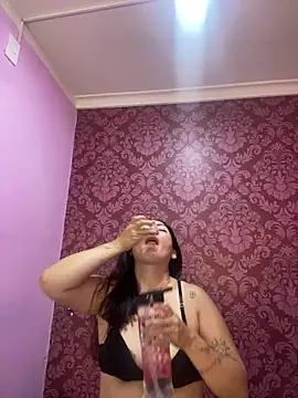 juliana diaz online show from December 18, 2025, 11:38 am