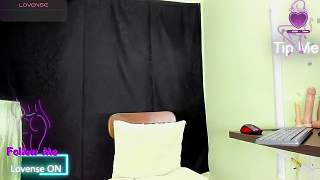 ElikoLanny  online show from March 13, 2025, 7:31 am